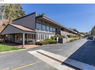 4460 SW Scholls Ferry Rd APT 28A, Portland, OR 97225