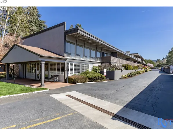 4460 SW Scholls Ferry Rd APT 28A, Portland, OR 97225