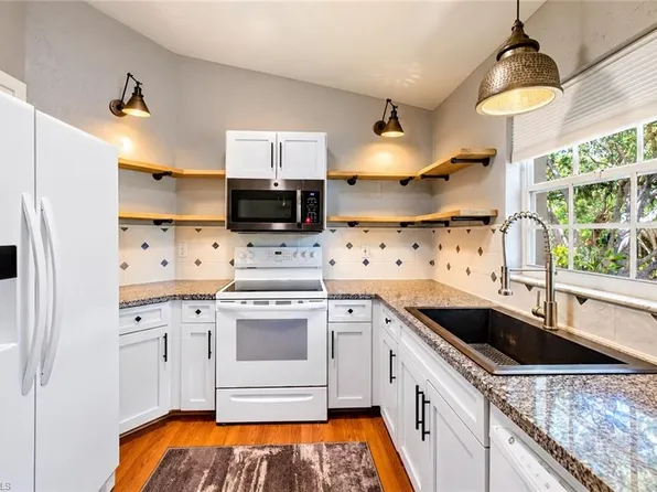 3795 Fieldstone BLVD #106, NAPLES, FL 34109