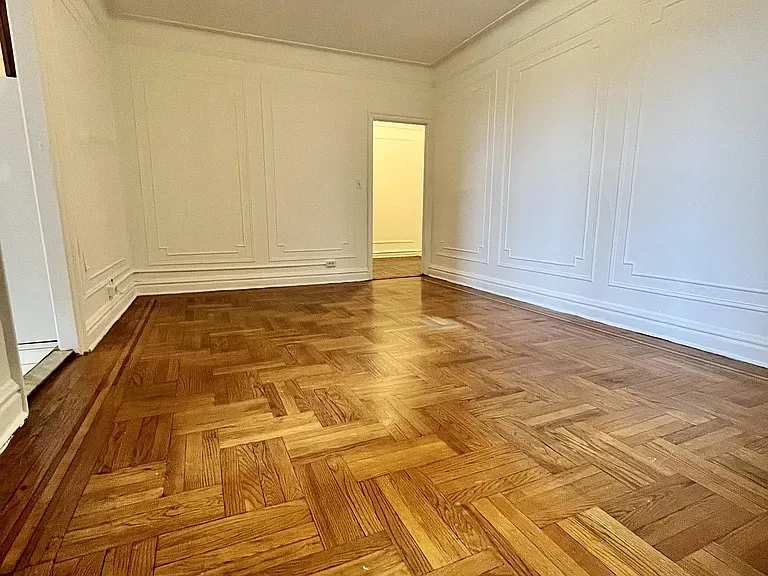 541 Bronx River Rd — Photo 22