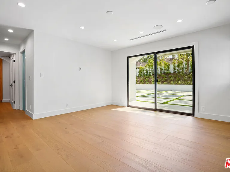 4097 Sapphire Dr — Photo 41