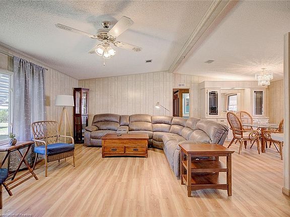 5th image of 1572 Caribbean Rd