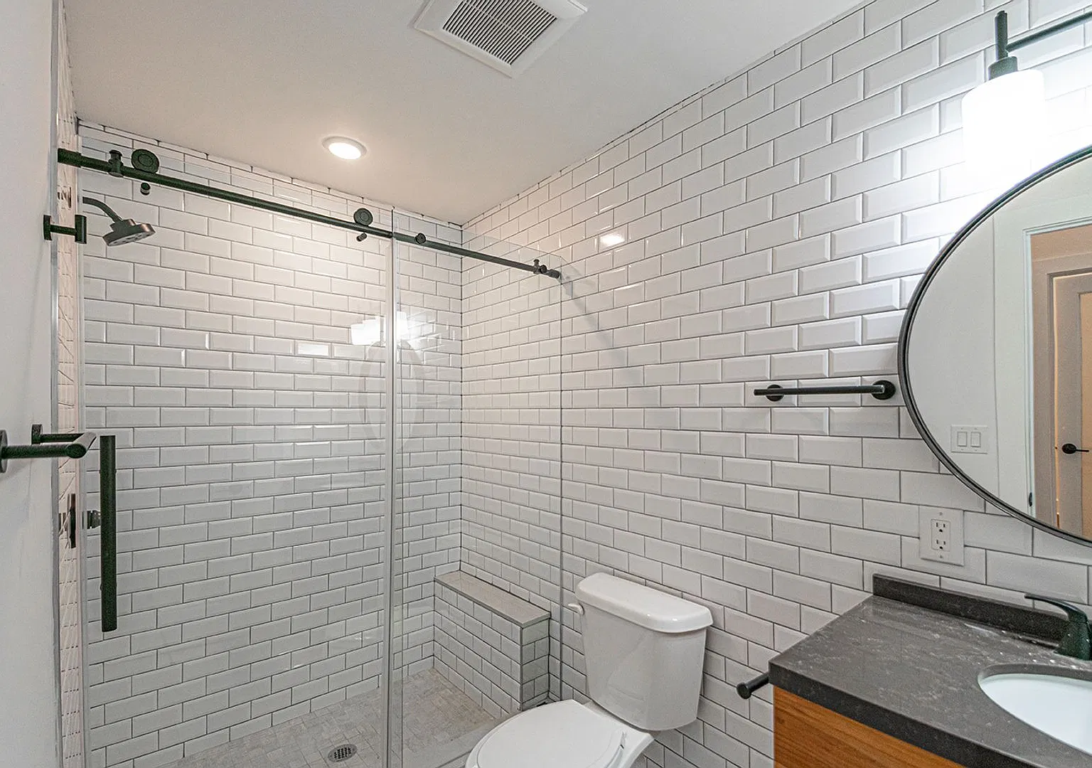 1211 Bainbridge St — Photo 2