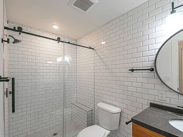 1211 Bainbridge St — Photo 2
