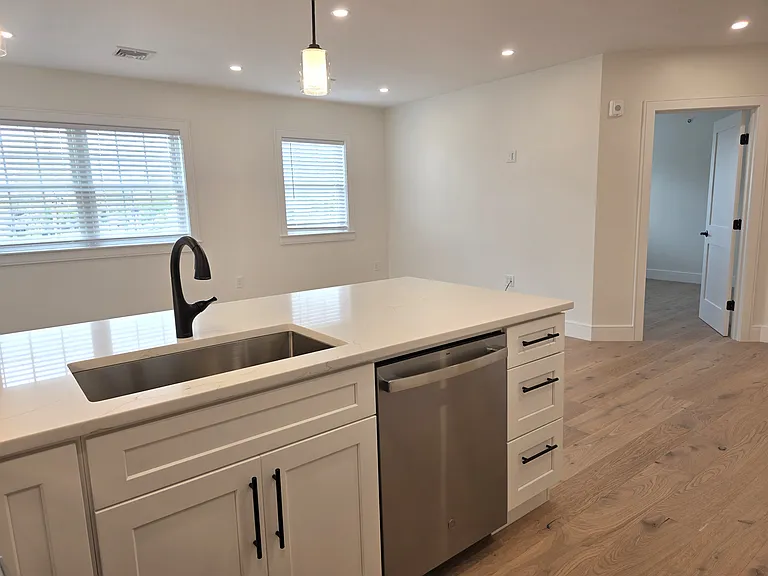 442 Main St #1 — Photo 8