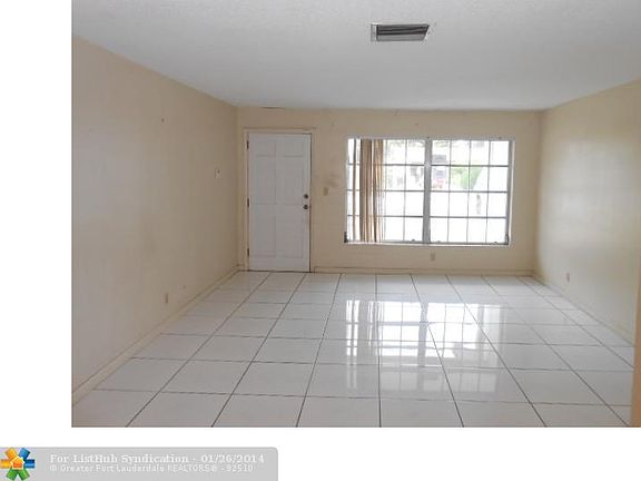 3rd image of 872 SW 64th Ter