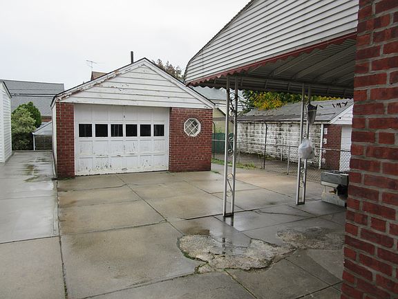 2nd image of 8991 220th St