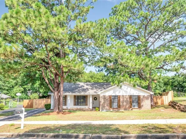 1628 Greenbrook Ct, Mobile, AL 36609