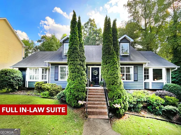 6832 Creekwood Dr, Douglasville, GA 30135
