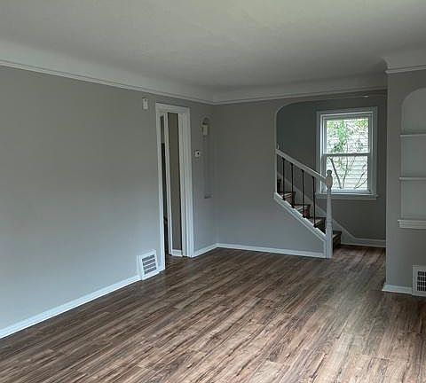 5th image of 20431 Fuller Ave