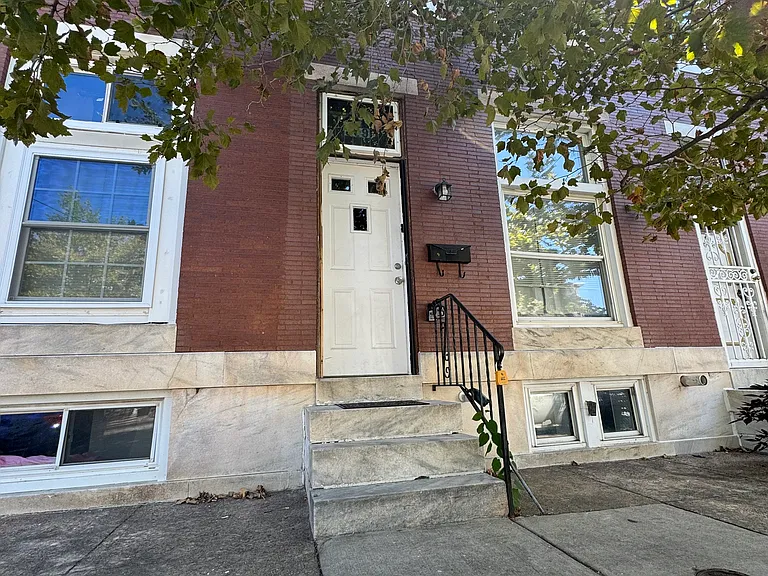 809 N Luzerne Ave — Photo 1