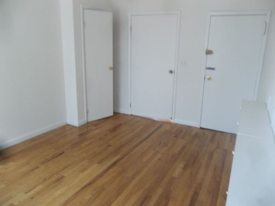 1st image of 108 Bedford Ave APT 3R