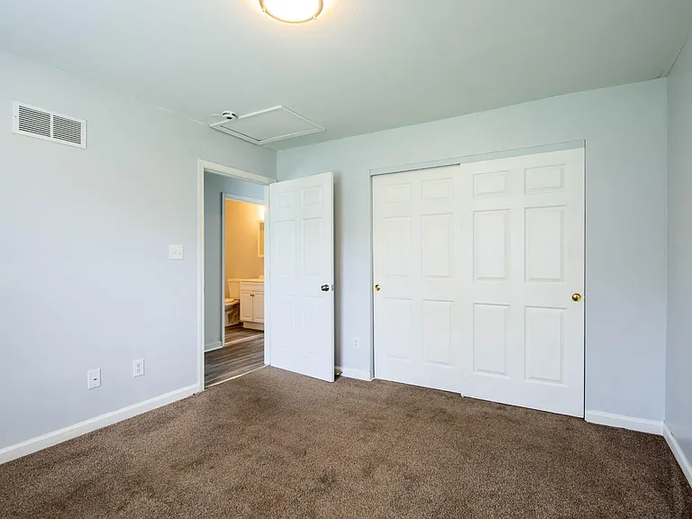 3908 Love Ave — Photo 12