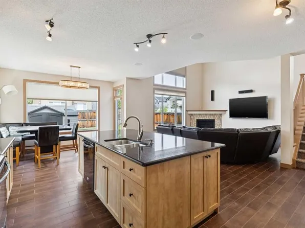 47 E Silverado Skies Mnr SW, Calgary, AB T2X 0K3
