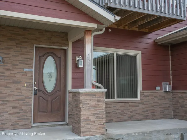 3512 33rd Ave W, Williston, ND 58801