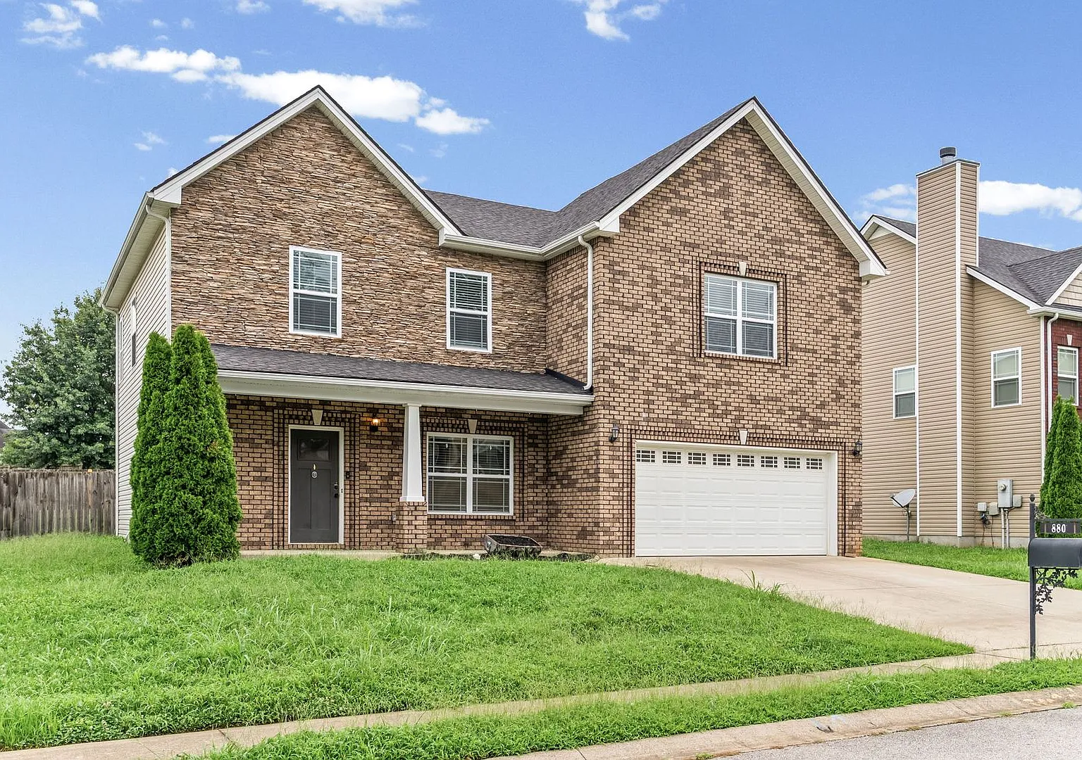 Pet Friendly Five Bedroom! — Photo 2