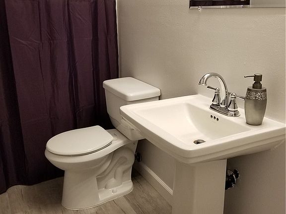 5th image of 18922 59th St E