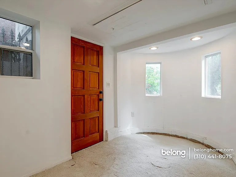 8527 Wonderland Ave — Photo 37