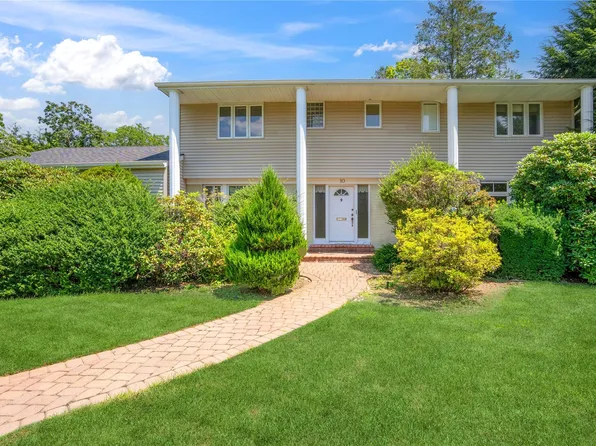 10 Flamingo Road, East Hills, NY 11576