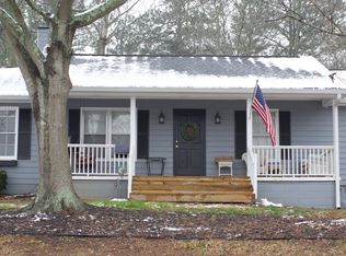 6240 Oak Leaf Dr, Flowery Branch, GA 30542