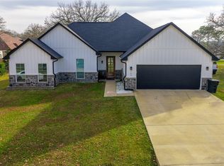 105 San Felipe Dr, Gun Barrel City, TX 75156