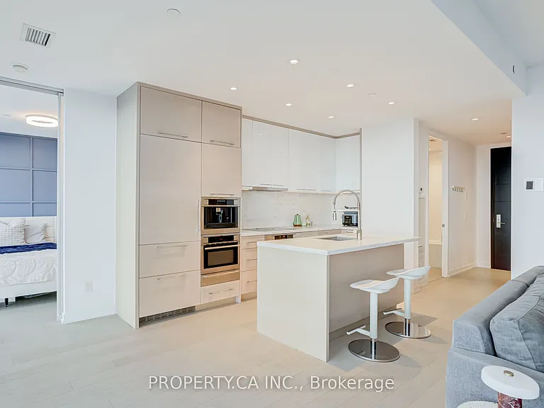 488 University Ave #5308 — Photo 10