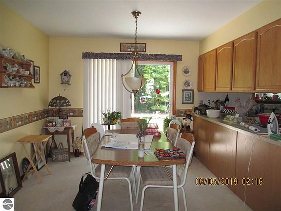 5th image of 908 Geller Ct