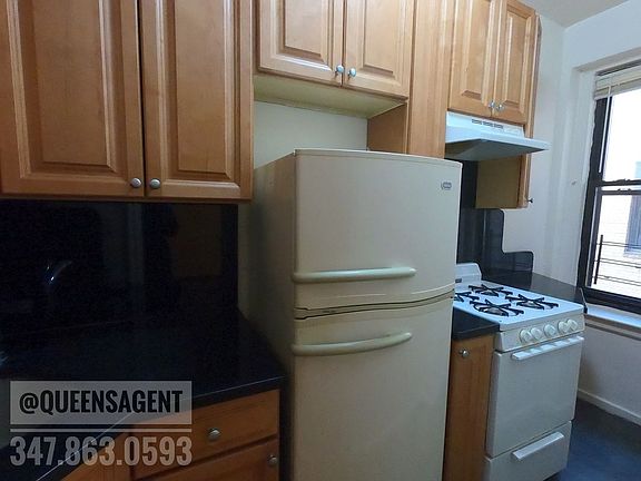 3rd image of 41-00 43rd Ave #4ONE