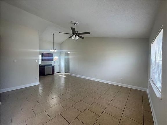5th image of 225 Barton Ave