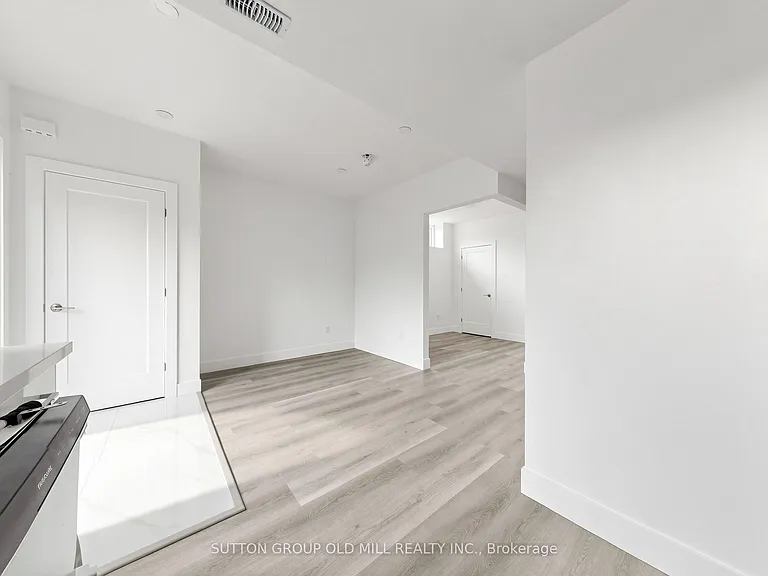 1925 Lawrence Ave W #1 — Photo 16