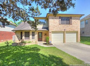 8410 Berry Knoll Dr, Universal City, TX 78148