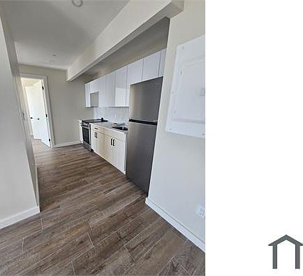 4th image of 2351 Lorillard Pl #9E