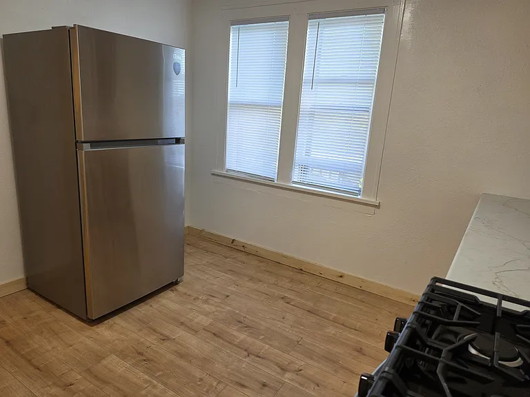 416 N Horsman St #4 — Photo 13