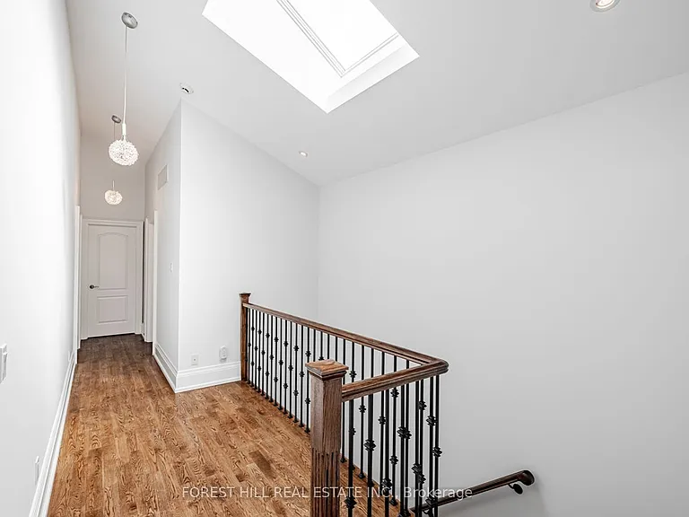 415 Deloraine Ave — Photo 28