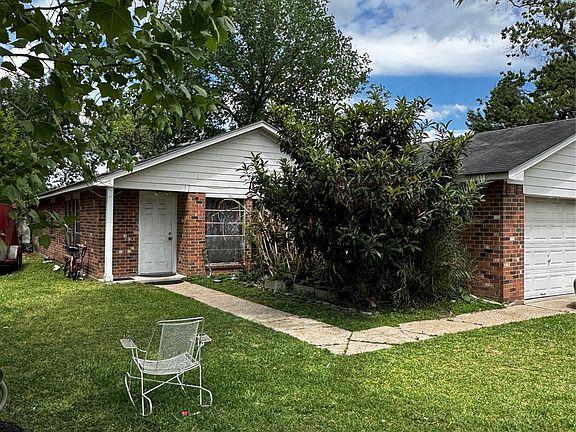 3rd image of 8908 Carousel Ln
