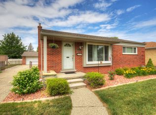 8877 Denne St, Livonia, MI 48150