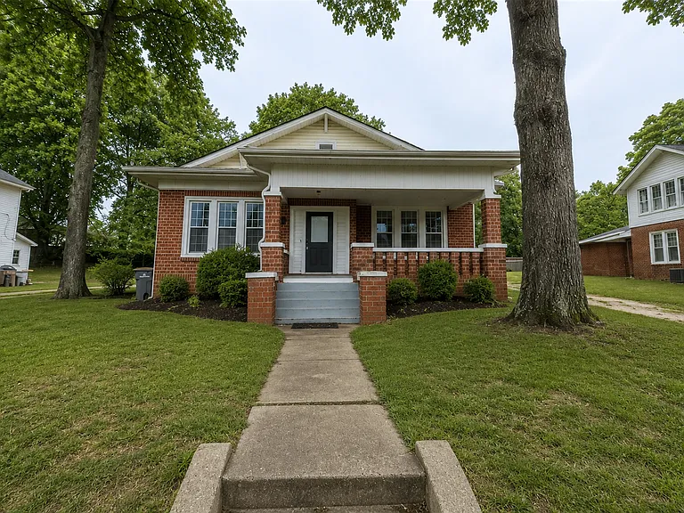 506 S Main St — Photo 1