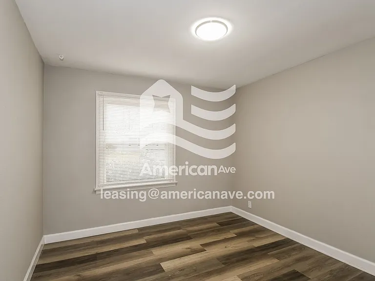 881216_013_wm_-_bedroom_13399644.jpg