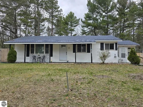 3939 Forest Rd, Oscoda, MI 48750