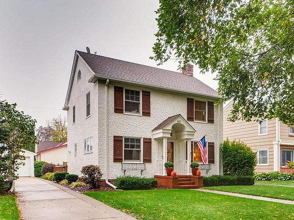 2nd image of 512 Montrose Ln