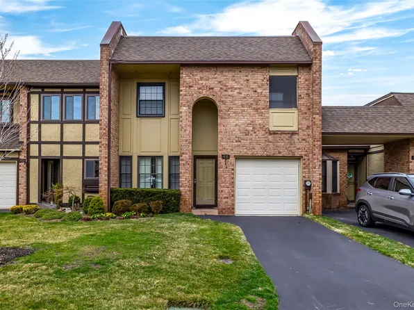48 Southgate Circle, Massapequa Park, NY 11762