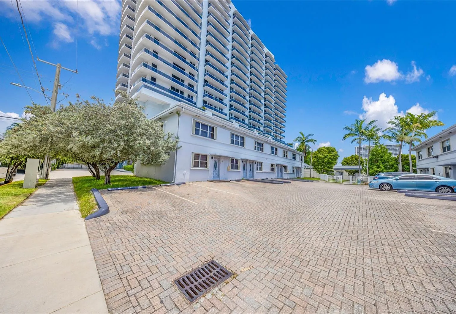 2 bed, 1.5 bath, 900 sqft, $2,250 — Photo 1
