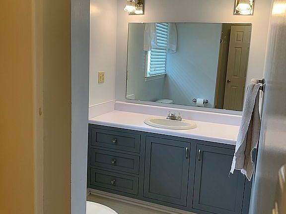 Second bathroom upstairs 