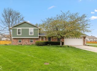 470 Waterford Dr, Zionsville, IN 46077