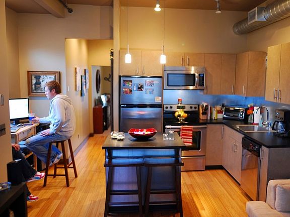 4th image of 2005 Tecumseh Rd APT 3