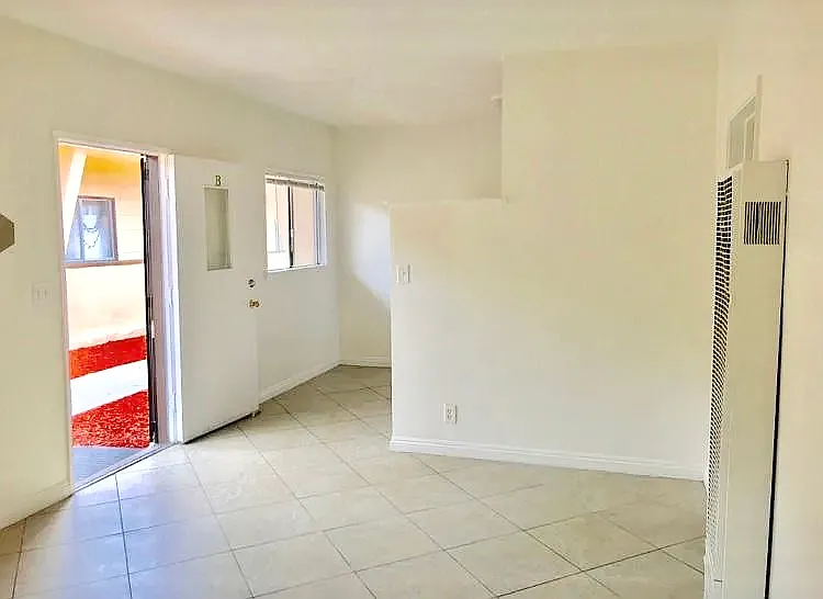 2240 28th St — Photo 3