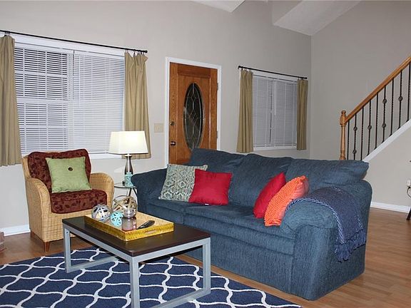 5th image of 1053 Hillsborough Chse