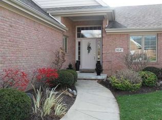 1047 Lindenwood Ln, Bowling Green, OH 43402