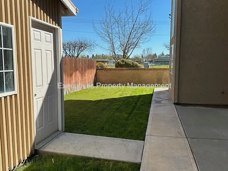 1103 Acapulco Ct — Photo 29