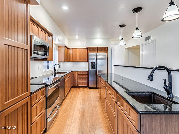 5th image of 9205 E Calle Maria